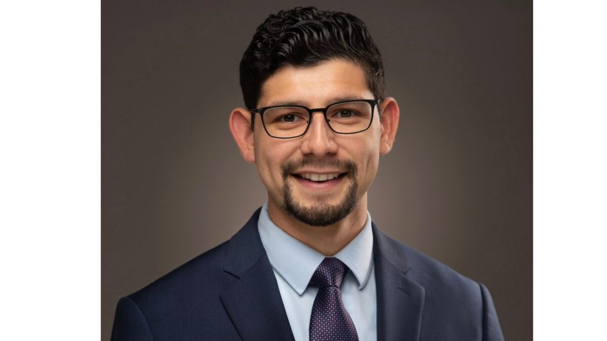 Headshot of ZSR Trustee Jose Oliva